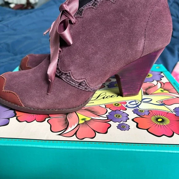 Poetic License London Elegant Purple suede Women's boots - Picture 2 of 8